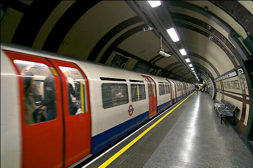 Tàu điện ngầm ở Anh