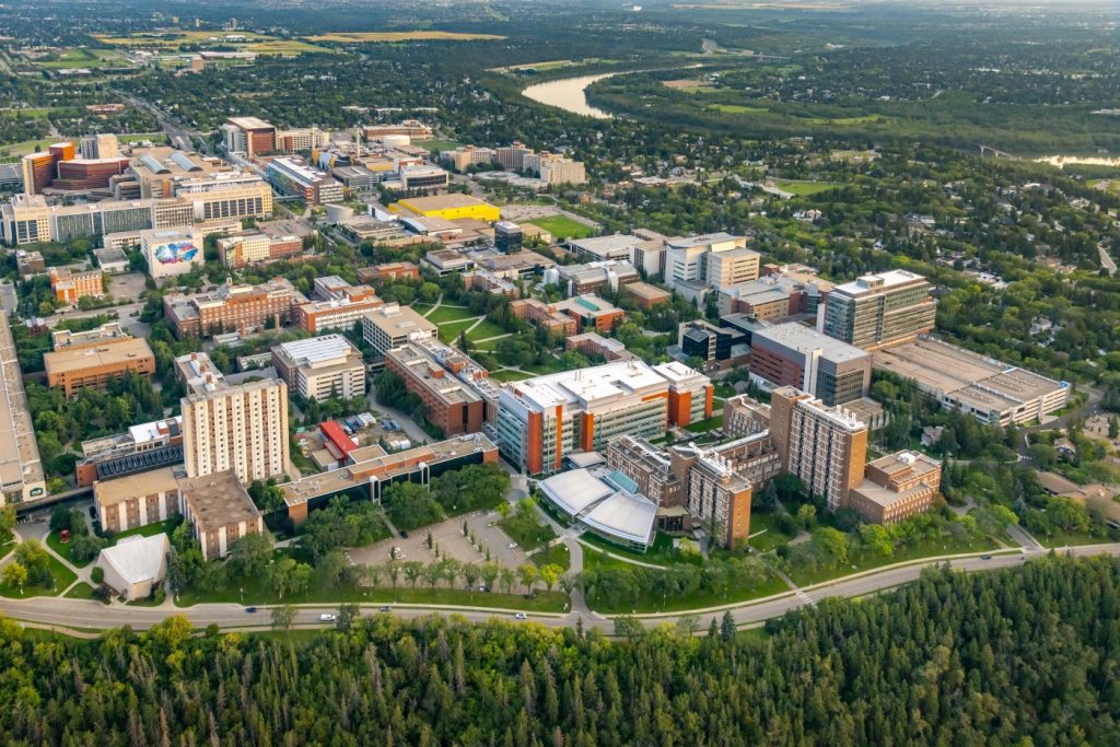 Khuôn viên Campus Đại học Alberta (University of Alberta)