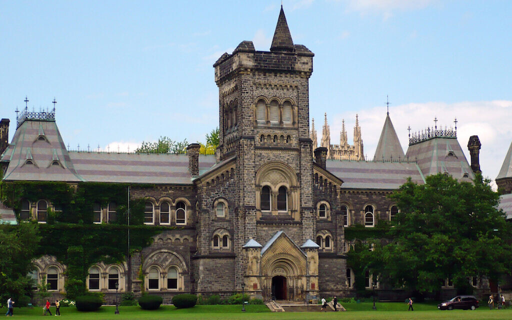 University of Toronto - Ngôi trường đại học danh giá số 1 ở Canada