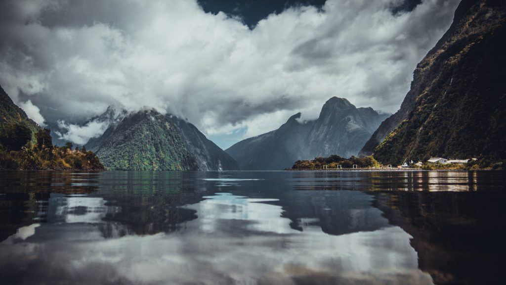 Milford Sound một trong những cảnh đẹp tại New Zealand