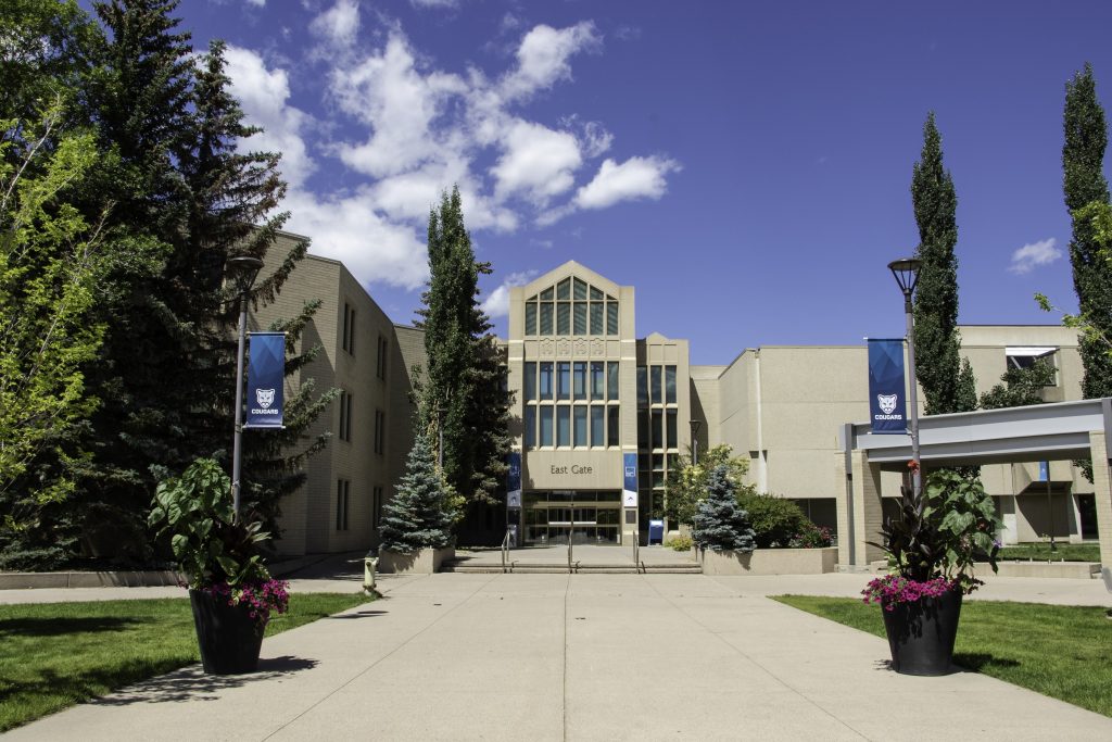 Mount Royal University và 8 điều bạn nên biết