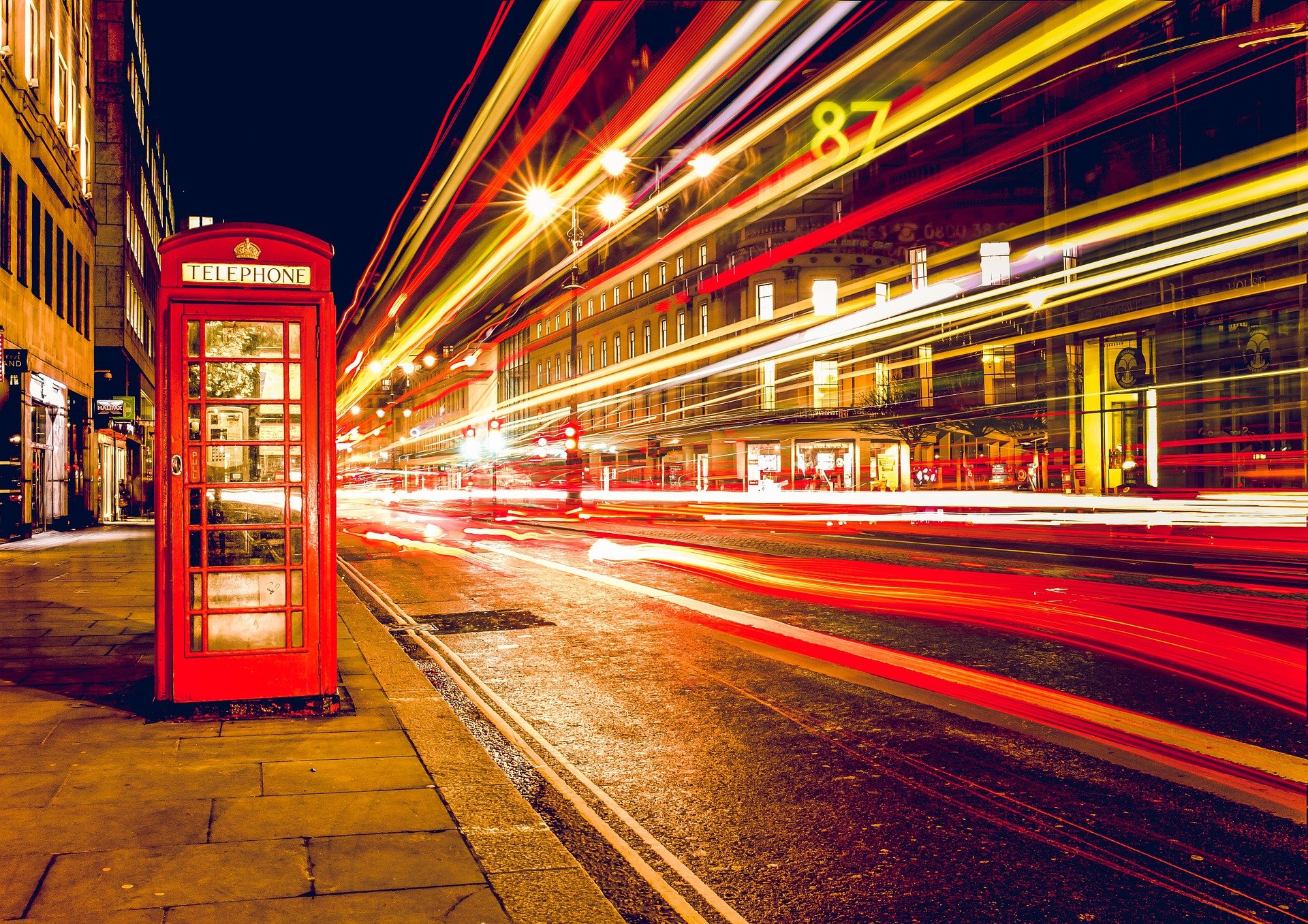 London_telephone-booth