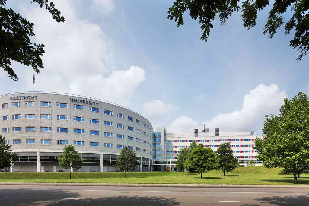 ĐẠI HỌC MAASTRICHT SẼ MỞ CỬA TRỞ LẠI VÀO THÁNG 9